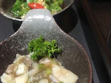 神奇美味的炭烧章鱼（探索炭烧章鱼的独特魅力与制作方法）