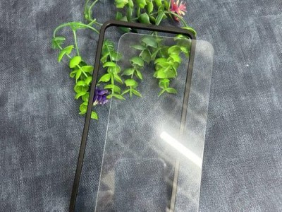 苹果钢化玻璃手机膜的优点和推荐（耐用、高清、易安装——为你的iPhone提供全方位保护）