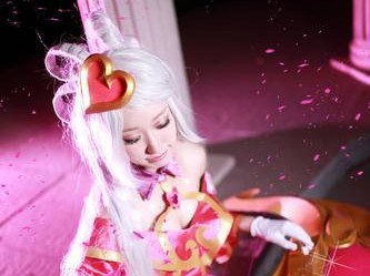 琴女皮肤情人节（以琴女皮肤情人节的浪漫韵味和精美细节）